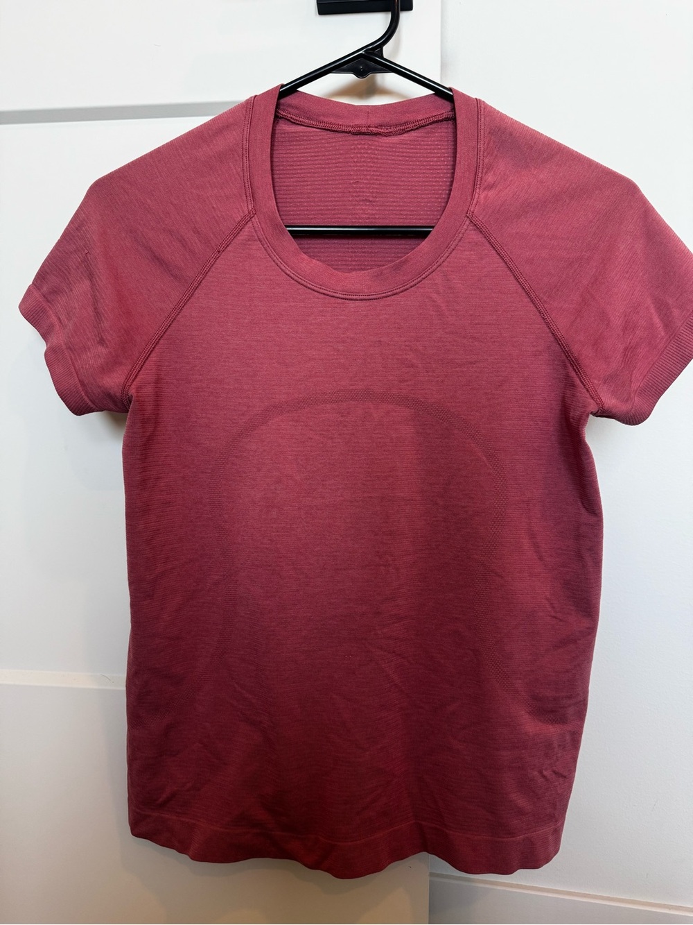Lululemon Swiftly Tech Short Sleeve Shirt Burgundy Wine Size 6
